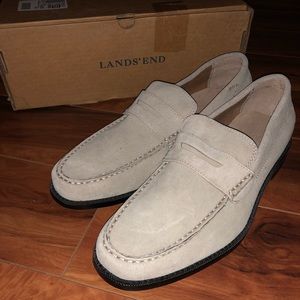 NEW Land’s End Men’s Loafers in cream / tan